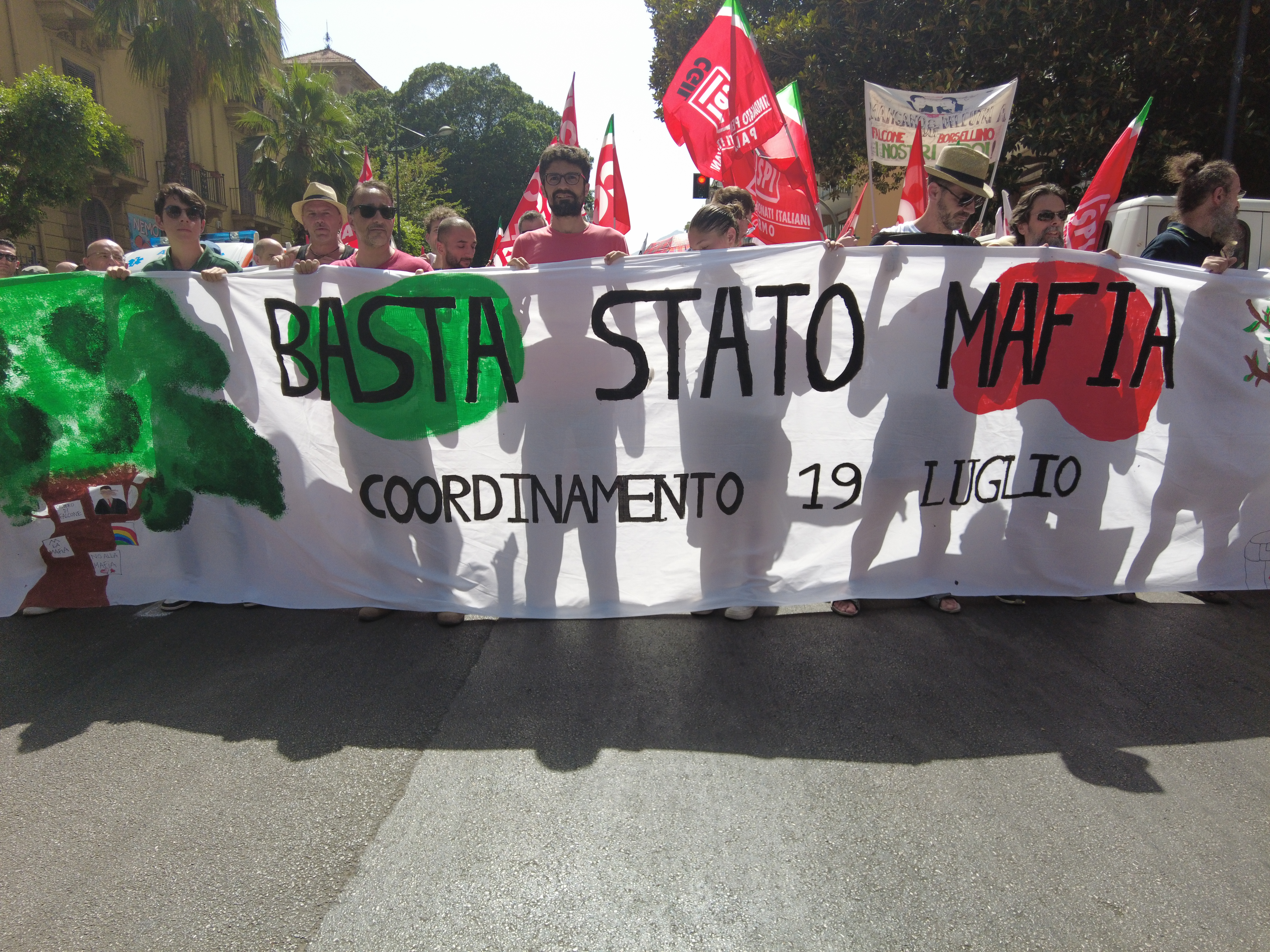 “Fuori la mafia dallo Stato”: la commemorazione per ricordare le vittime della strage di via D’Amelio – VIDEO