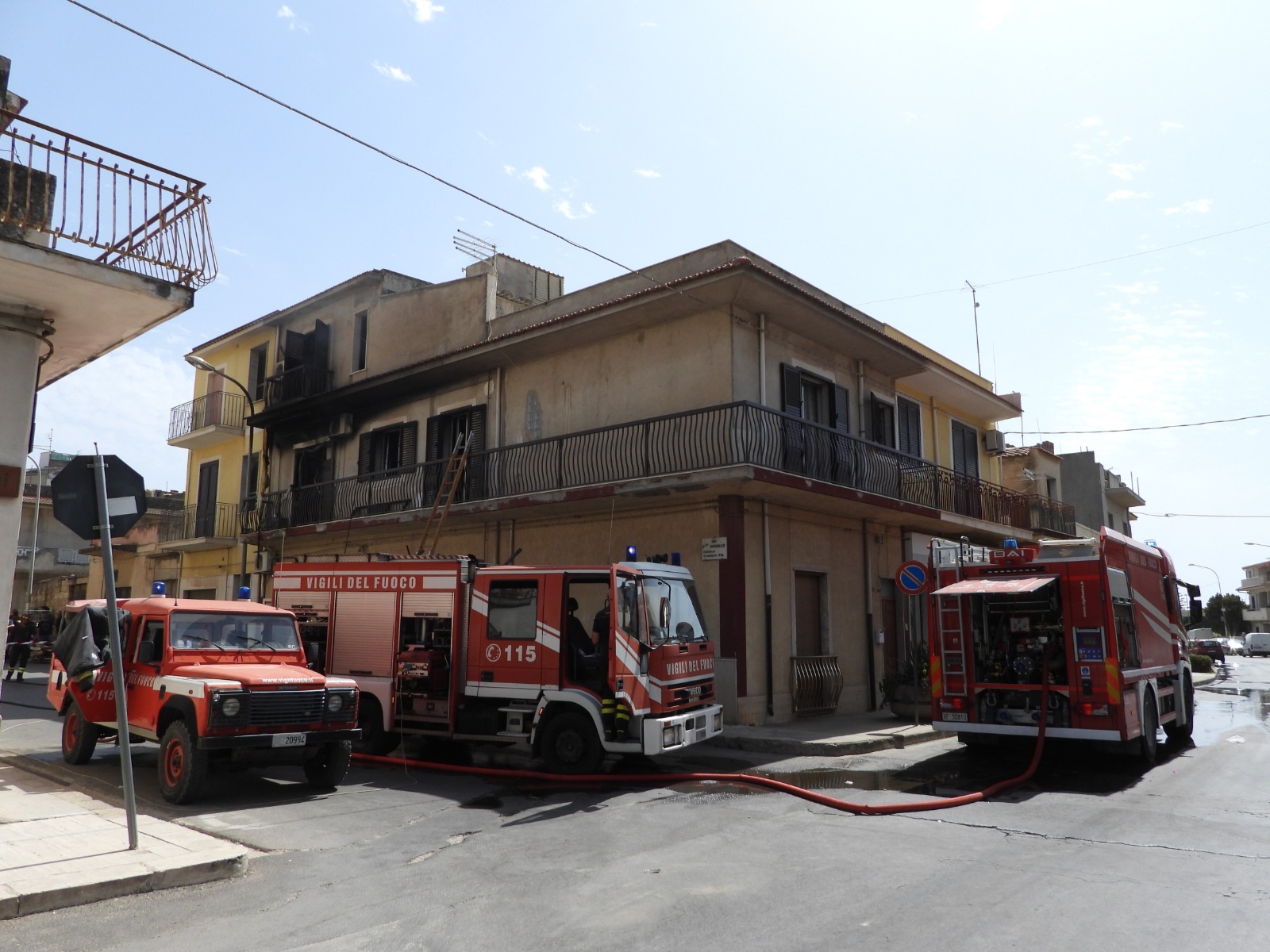 Paura a Ragusa: frigorifero a fuoco in un’abitazione