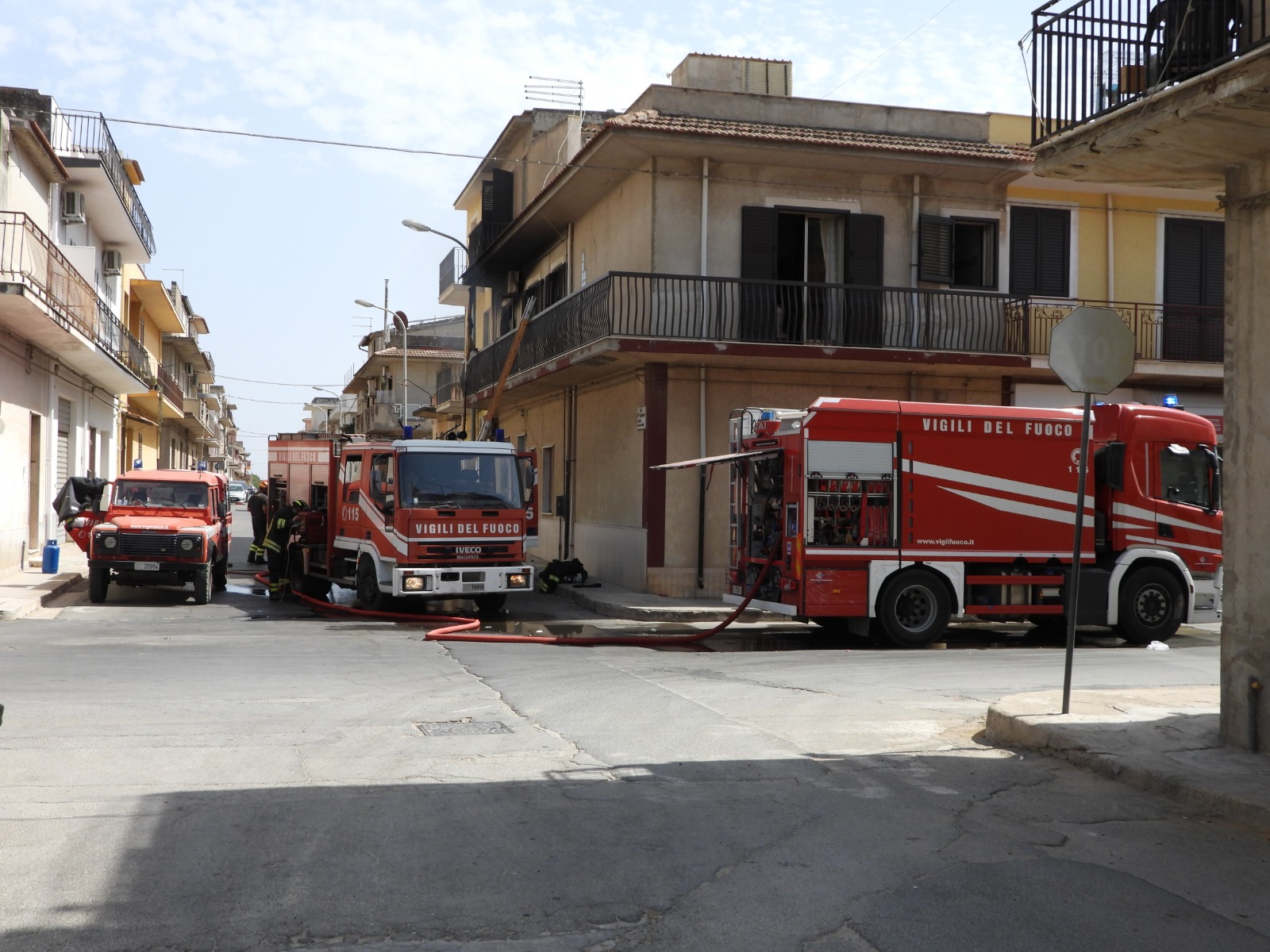 Paura a Ragusa: frigorifero a fuoco in un’abitazione