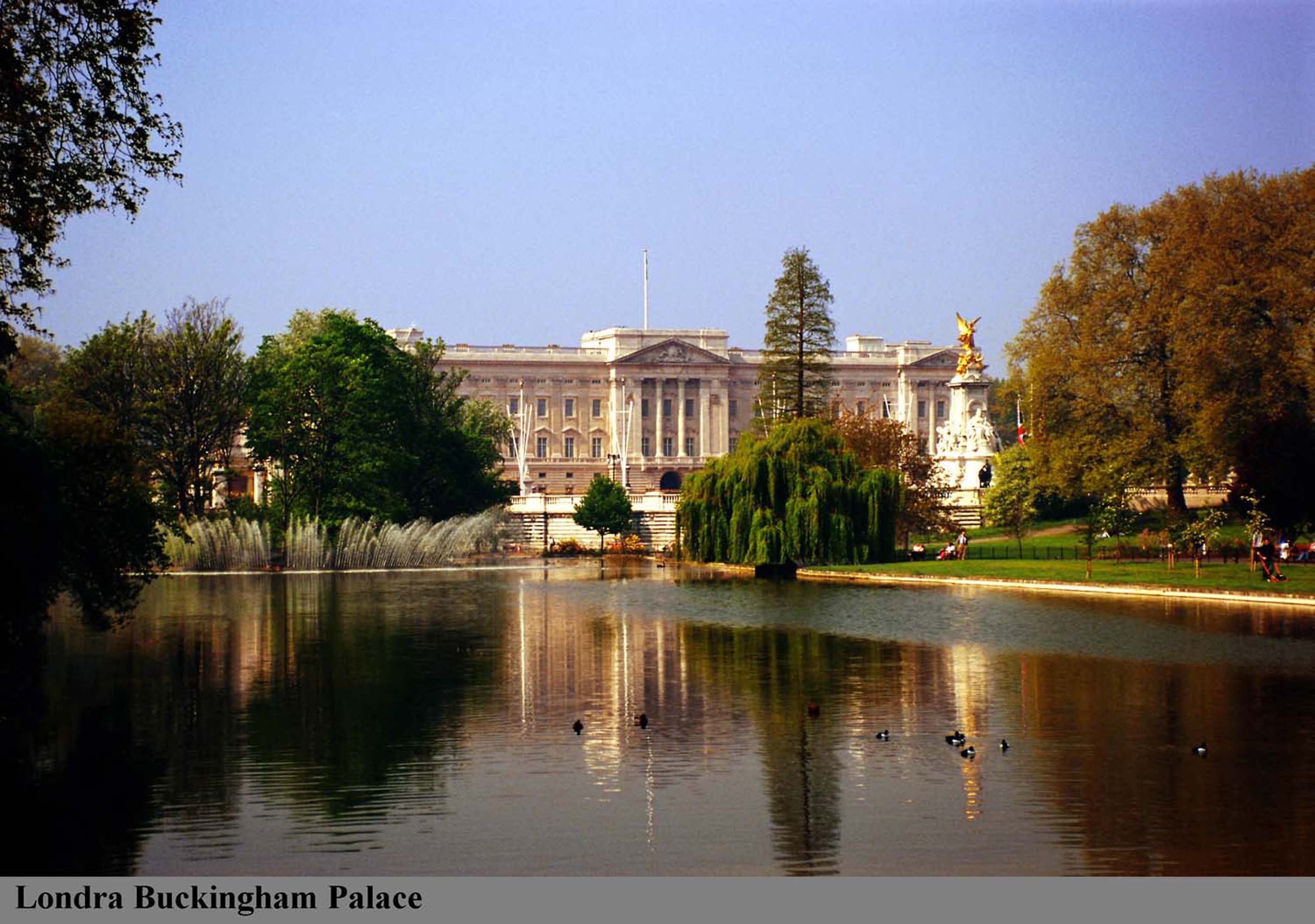 Regno Unito, il principino George non dovrà fare il servizio militare: “Regole sono cambiate”