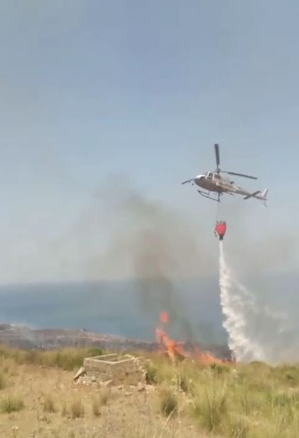 Castellammare del Golfo, vasto incendio in contrada Conza