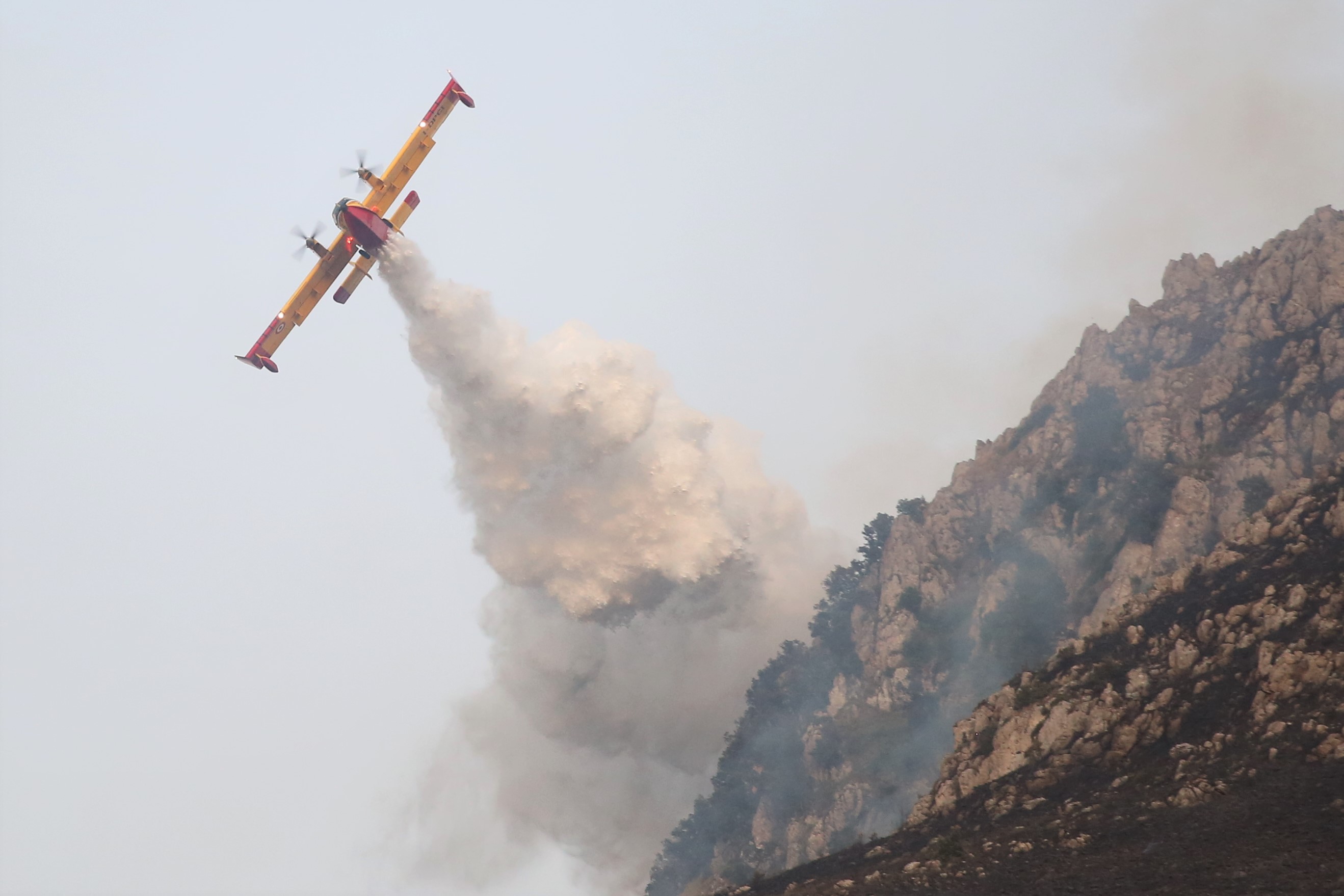 Ragusa, paura per incendio ad Acate – VIDEO