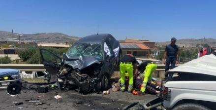 Violento scontro tra due auto sulla Statale 115: 5 feriti, interviene l’elisoccorso