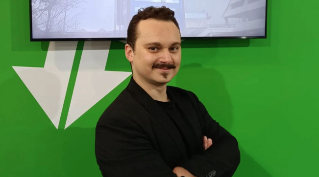 Nuovo metodo per pagare: 35enne si fa installare microchip sottopelle