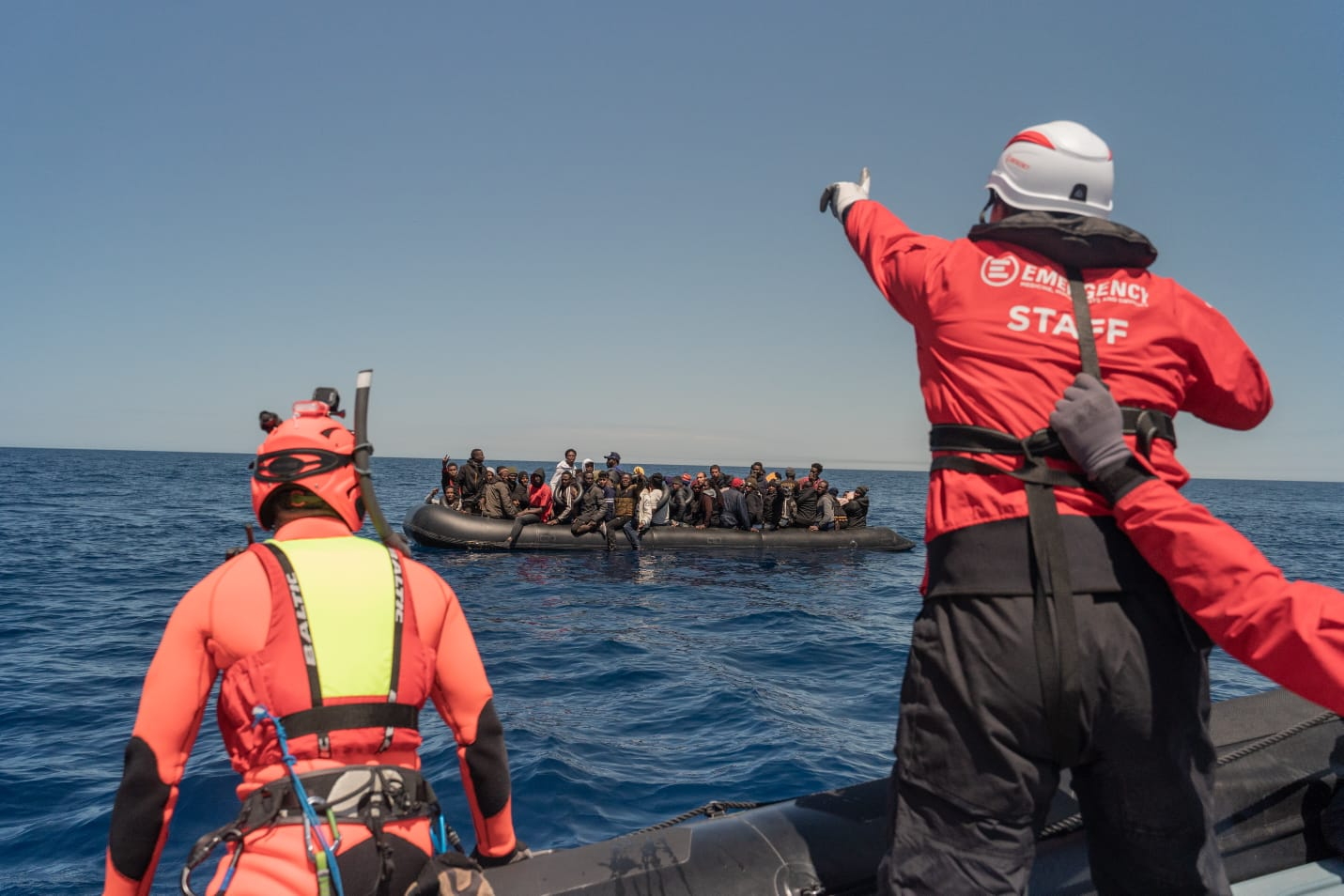 Traghetto affonda con 270 persone a bordo, almeno 7 morti: verifiche su presenza italiani