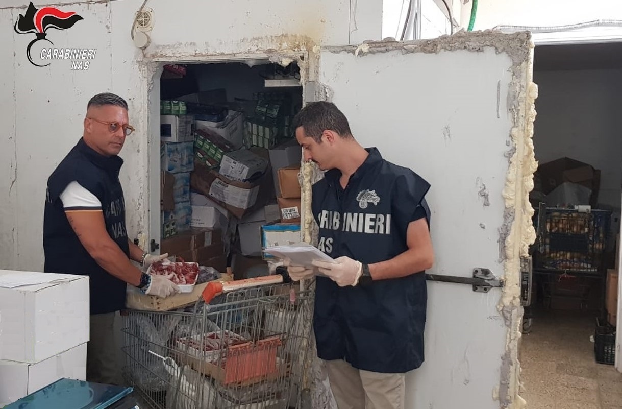 Operazione Nas Estate Sicura, sanzioni e sequestri alimenti a Favignana e Pantelleria