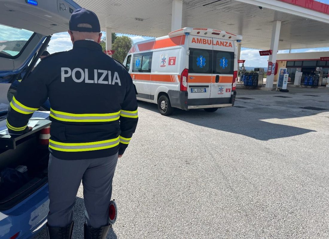 Autostrada Siracusa-Catania, beccato con 1.000 euro di cocaina