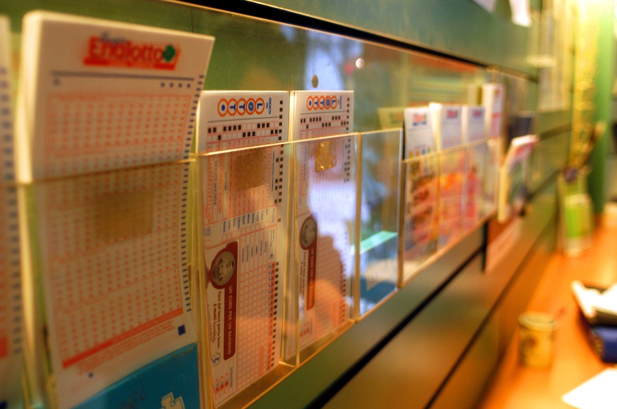 Lotto e 10eLotto, estrazione di lunedì 8 gennaio: i numeri vincenti