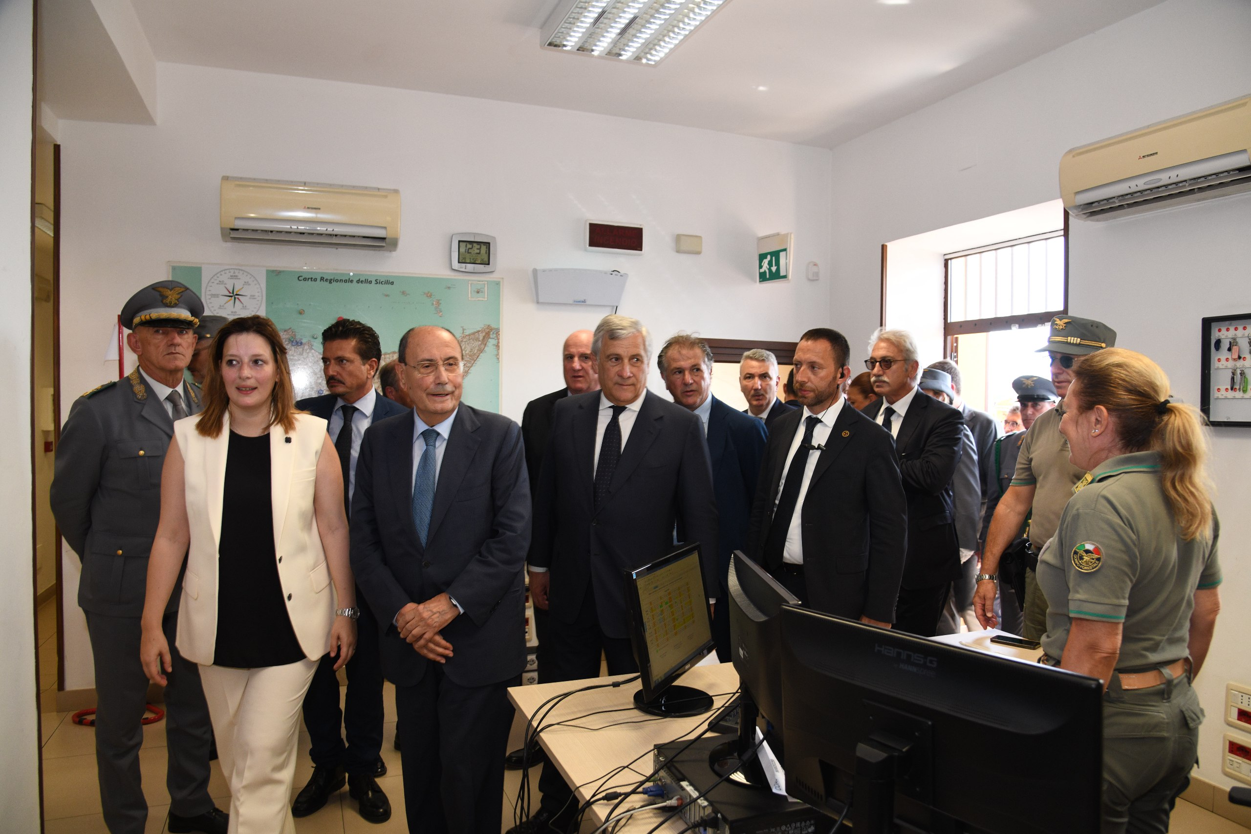 Emergenza incendi, incontro Schifani-Tajani: “Governo ci aiuti a potenziare corpo forestale”