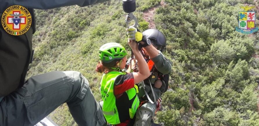 Messina, scivola lungo il sentiero: escursionista ferita soccorsa a Salina