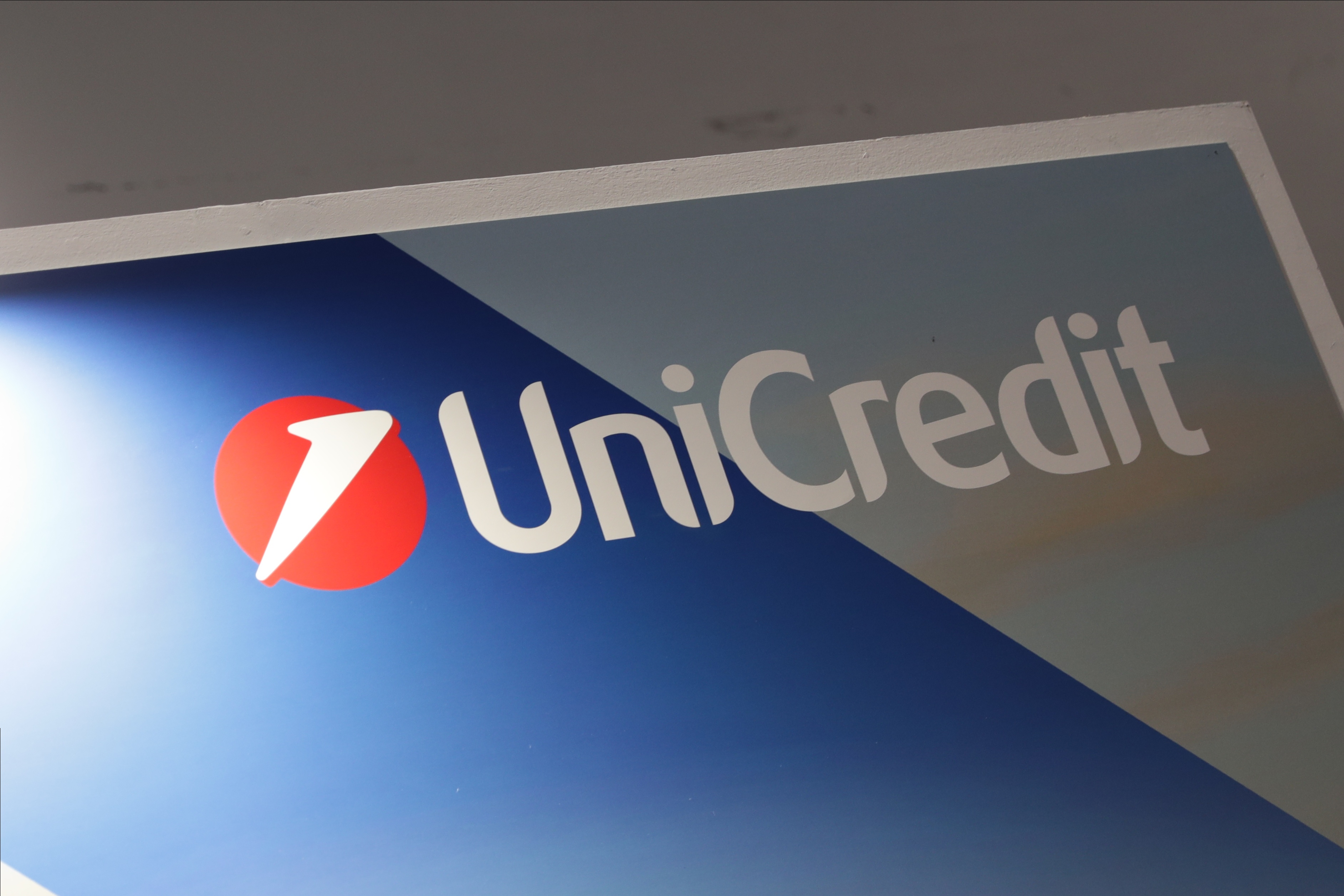 Lavoro in banca, Unicredit cerca personale: ecco come candidarsi