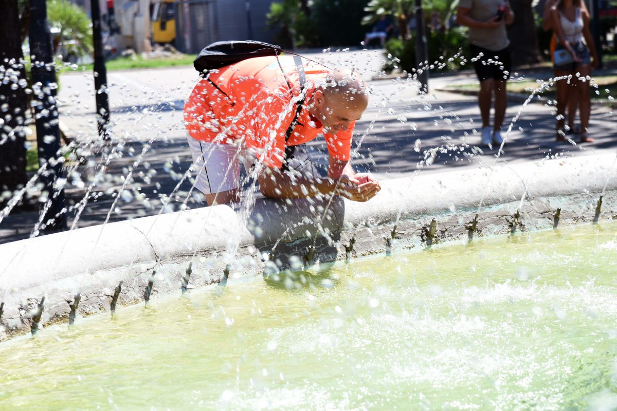 Misterbianco, sindaco apre palazzi climatizzati a soggetti fragili