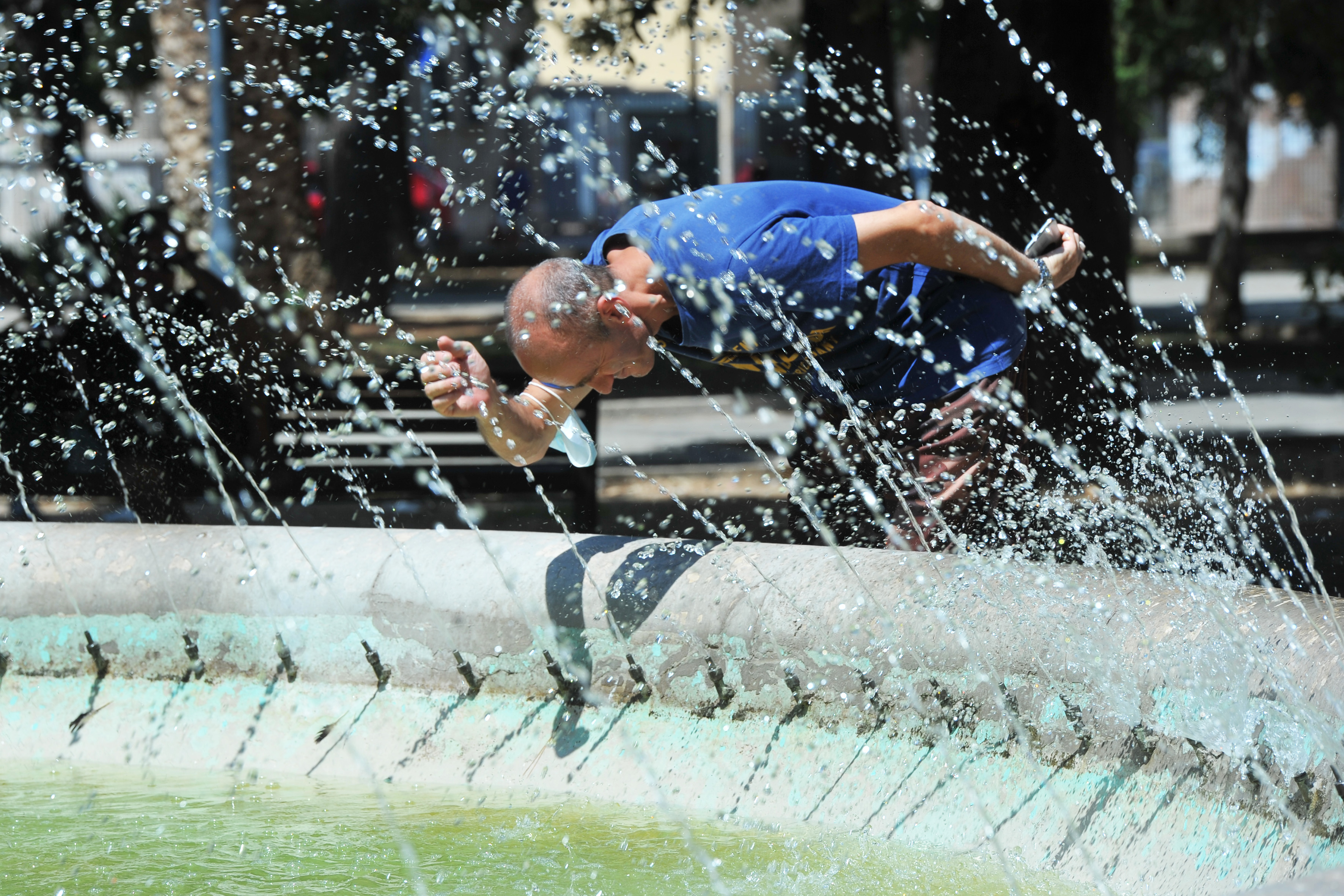 Caldo record: da Roma a Catania bollino rosso in 16 città