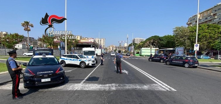 Catania, abusivismo commerciale: denunciati 7 paninari e un venditore ambulante di giocattoli Catania, abusivismo commerciale: denunciati 7 paninari e un venditore ambulante di giocattoli