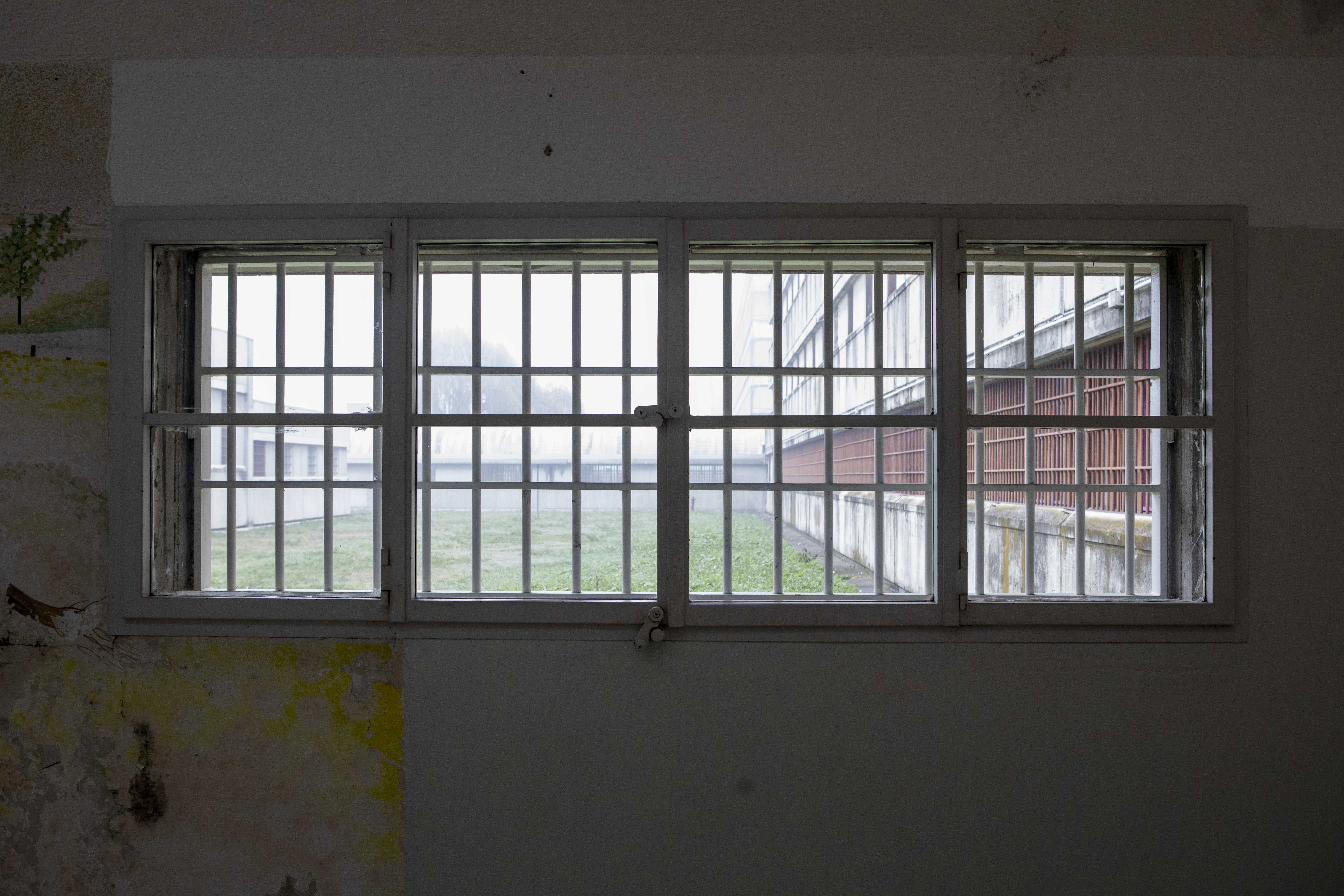 Fuga dal carcere di Barcellona Pozzo di Gotto: caccia all’uomo