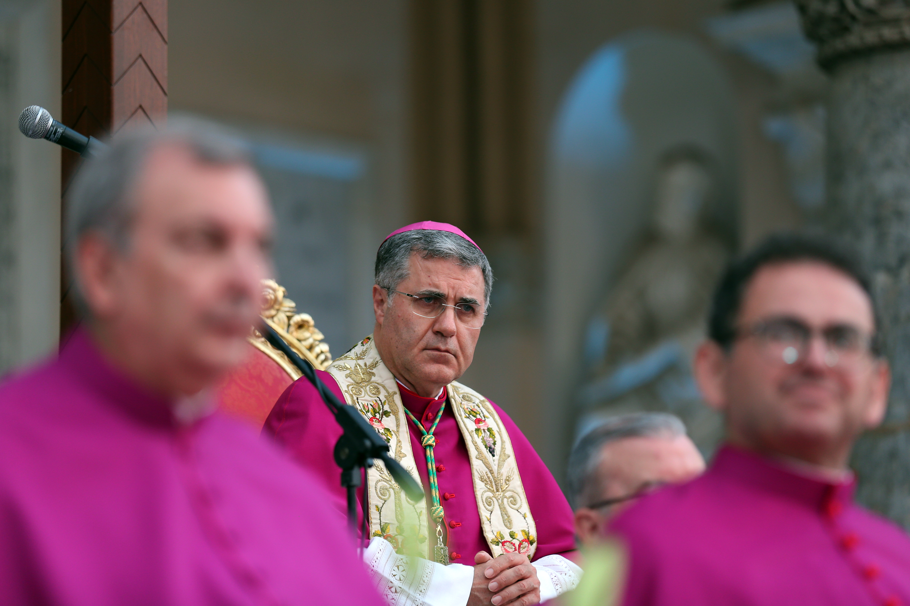 Incendi, arcivescovo Palermo: “Politici responsabili danni”