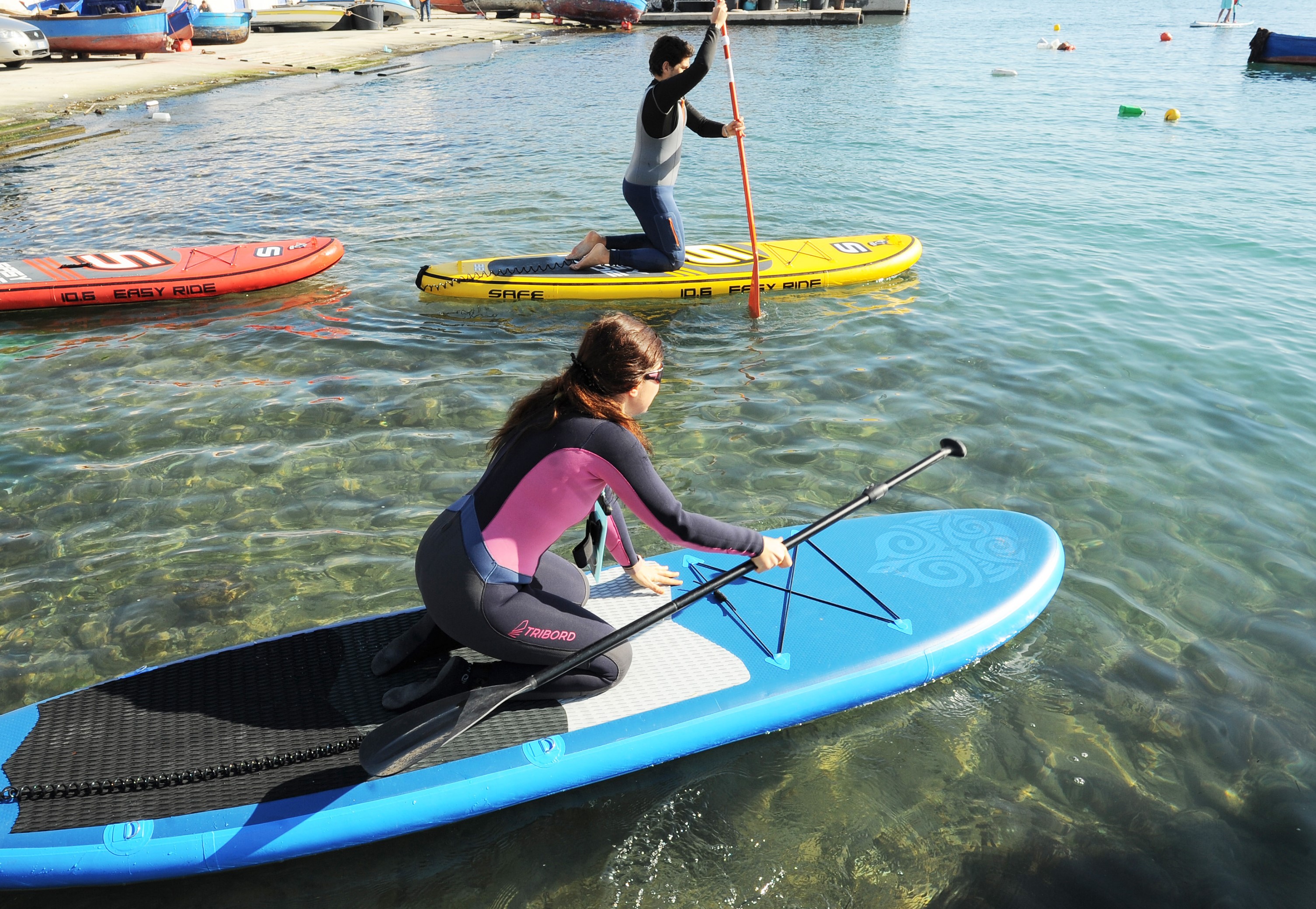 Lavoro, dall’istruttore di surf all’assistente al catering: ecco i 10 impieghi estivi più pagati
