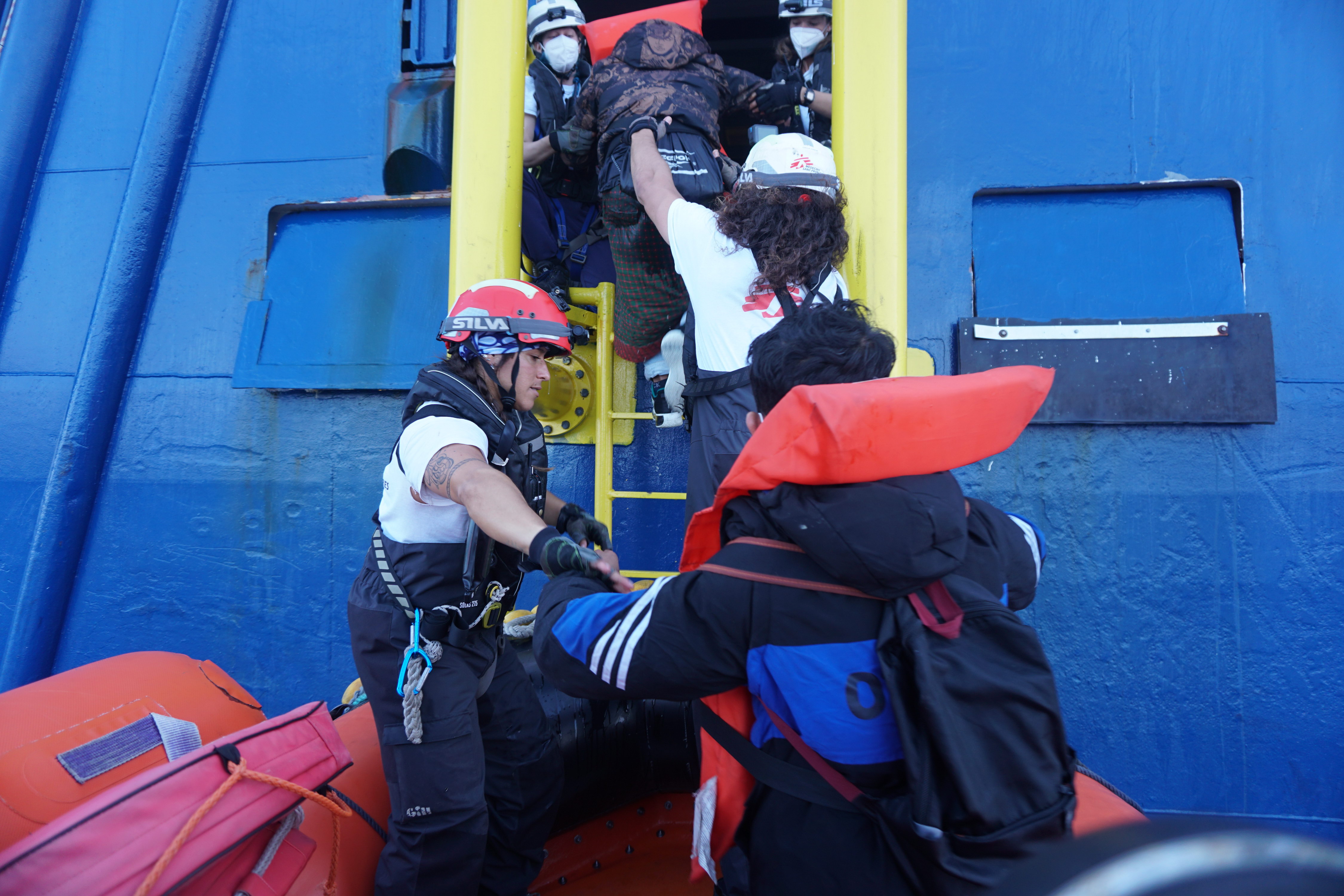 A Lampedusa non si fermano gli arrivi dei migranti, continue segnalazioni e interventi senza sosta