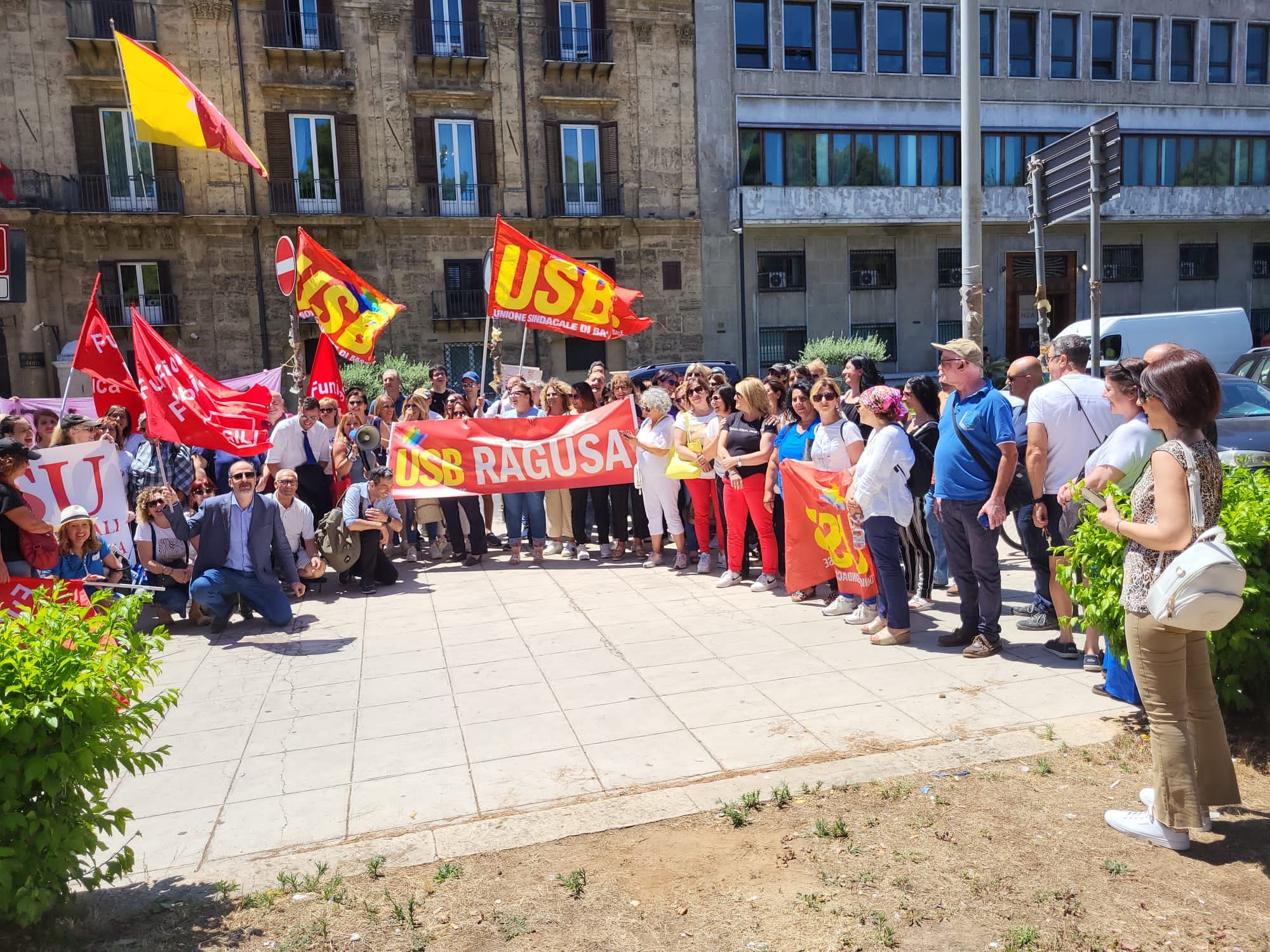 Palermo, sit-in di protesta dei lavoratori Asu beni culturali: “Vertenza infinita”