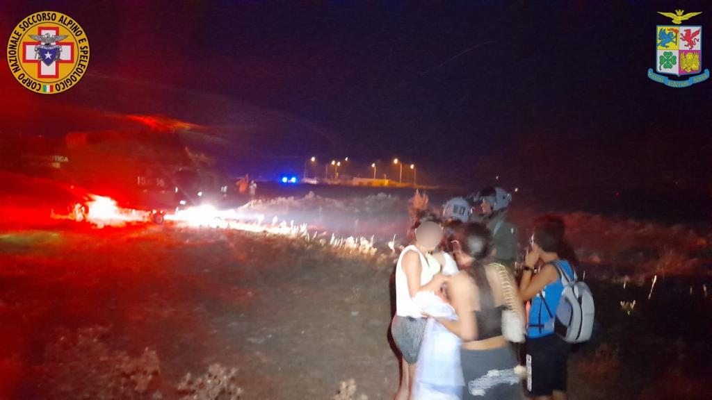San Vito Lo Capo, soccorso gruppo turisti intrappolati dalle fiamme