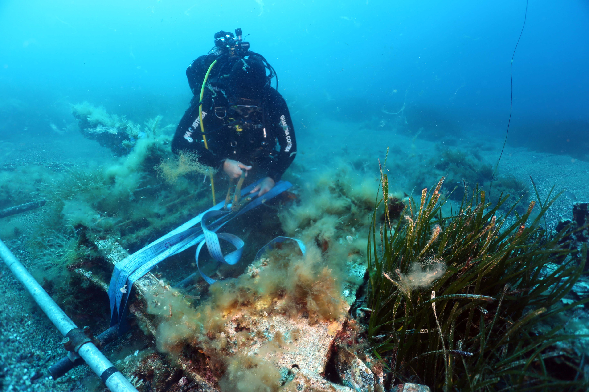 Recuperati i resti di un aereo della Seconda guerra mondiale a Pantelleria – FOTO e VIDEO