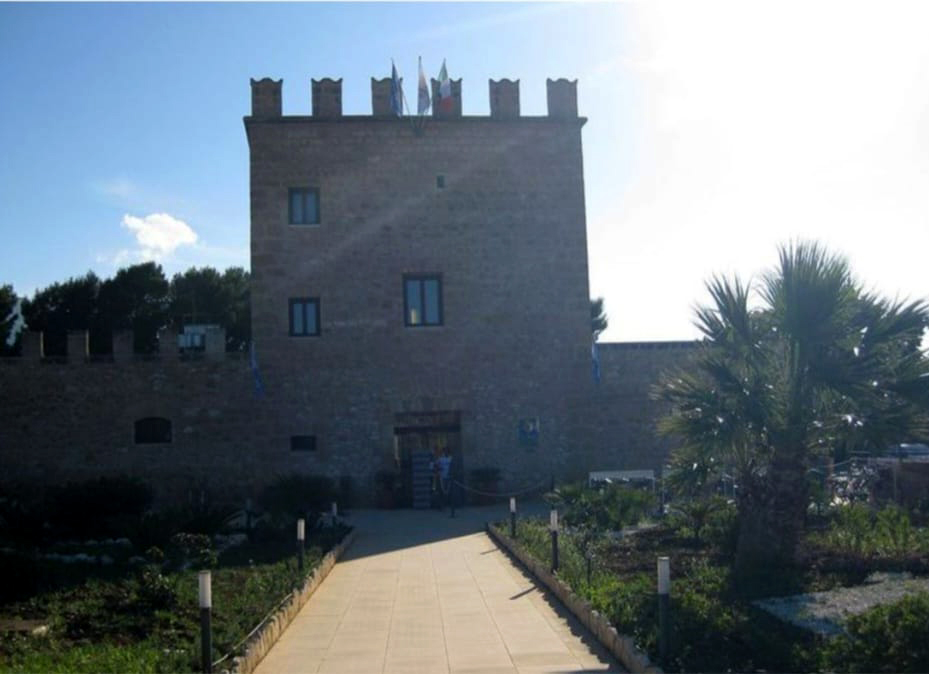 Torre Xiare, Valderice dice no a centro migranti