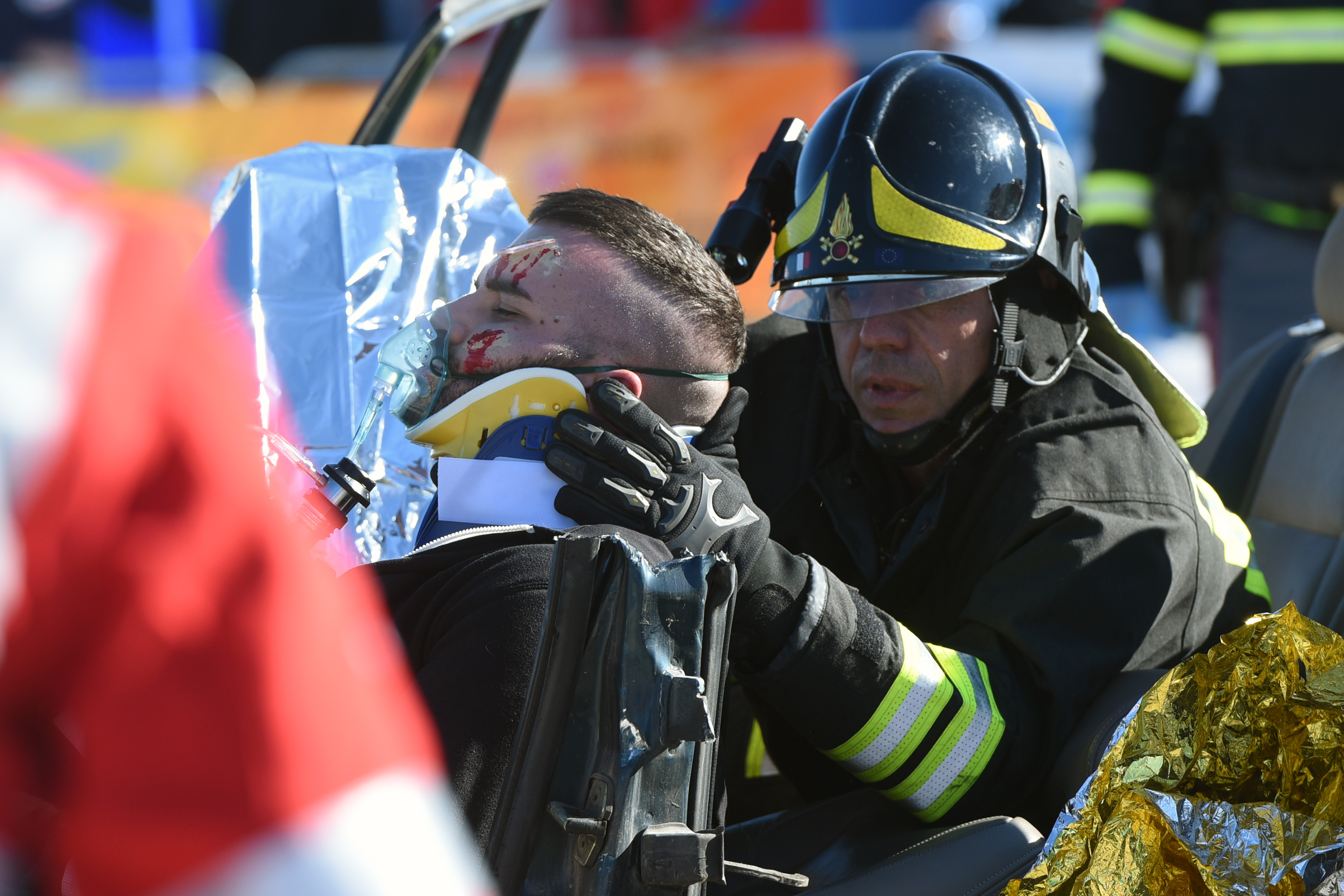 Crolla solaio durante festa di matrimonio: tra i 5 feriti gravi anche gli sposi