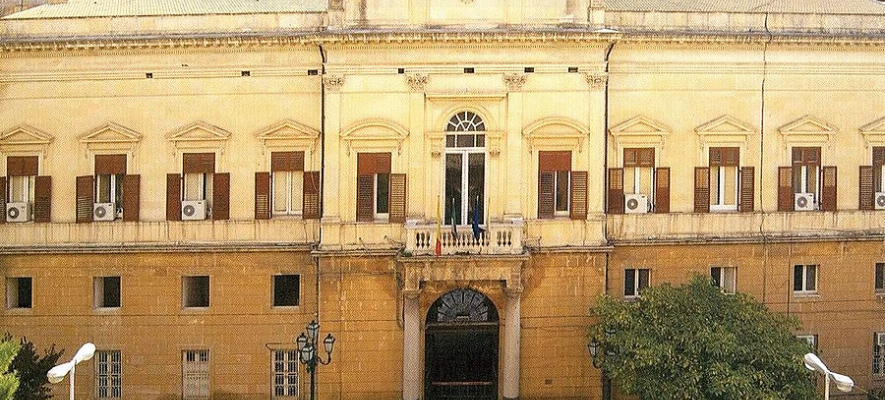 Caltanissetta, tenere alta l’attenzione contro il pericolo incendi