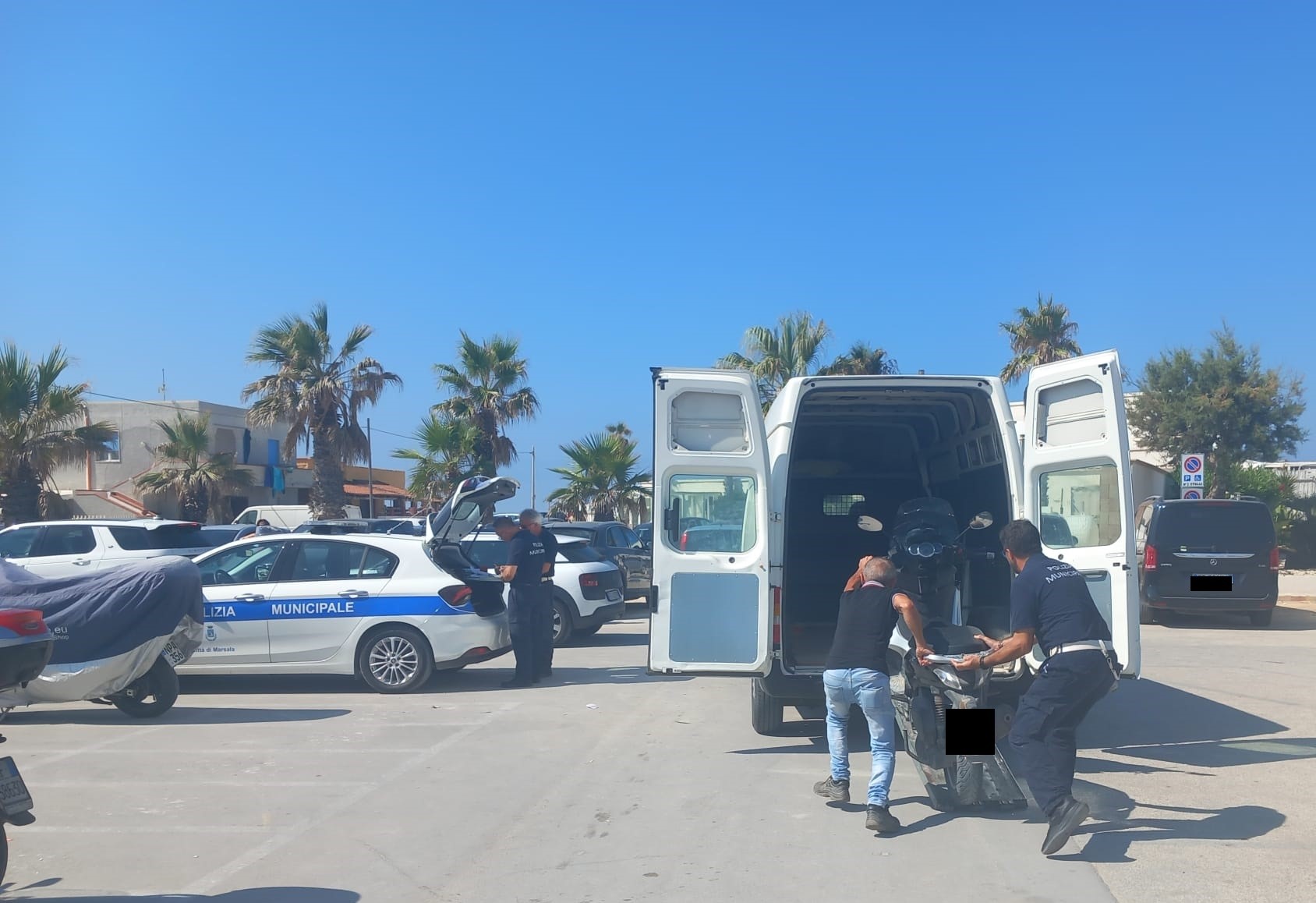 Marsala, è guerra ai parcheggiatori abusivi