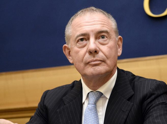 Imprese: Urso, “microaziende indebitate, ora misure per rialzarsi”