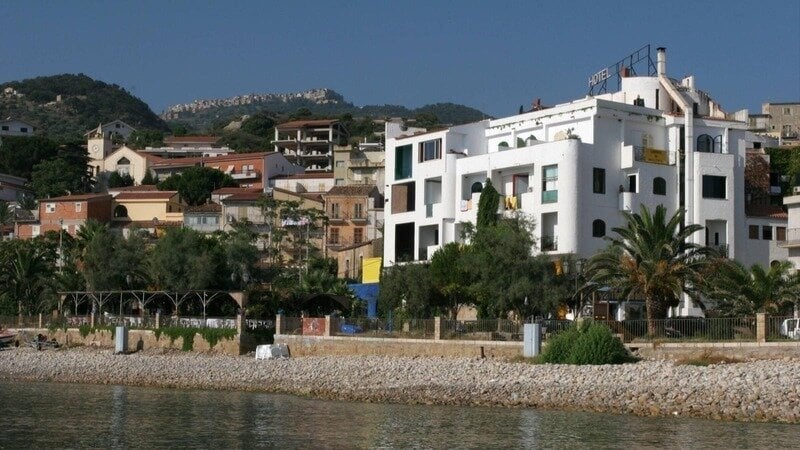 Atelier sul Mare, la chiusura e la petizione: ecco cosa succede