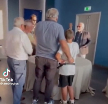 Frosinone-Napoli, De Laurentiis bestemmia davanti ad un bambino: il video