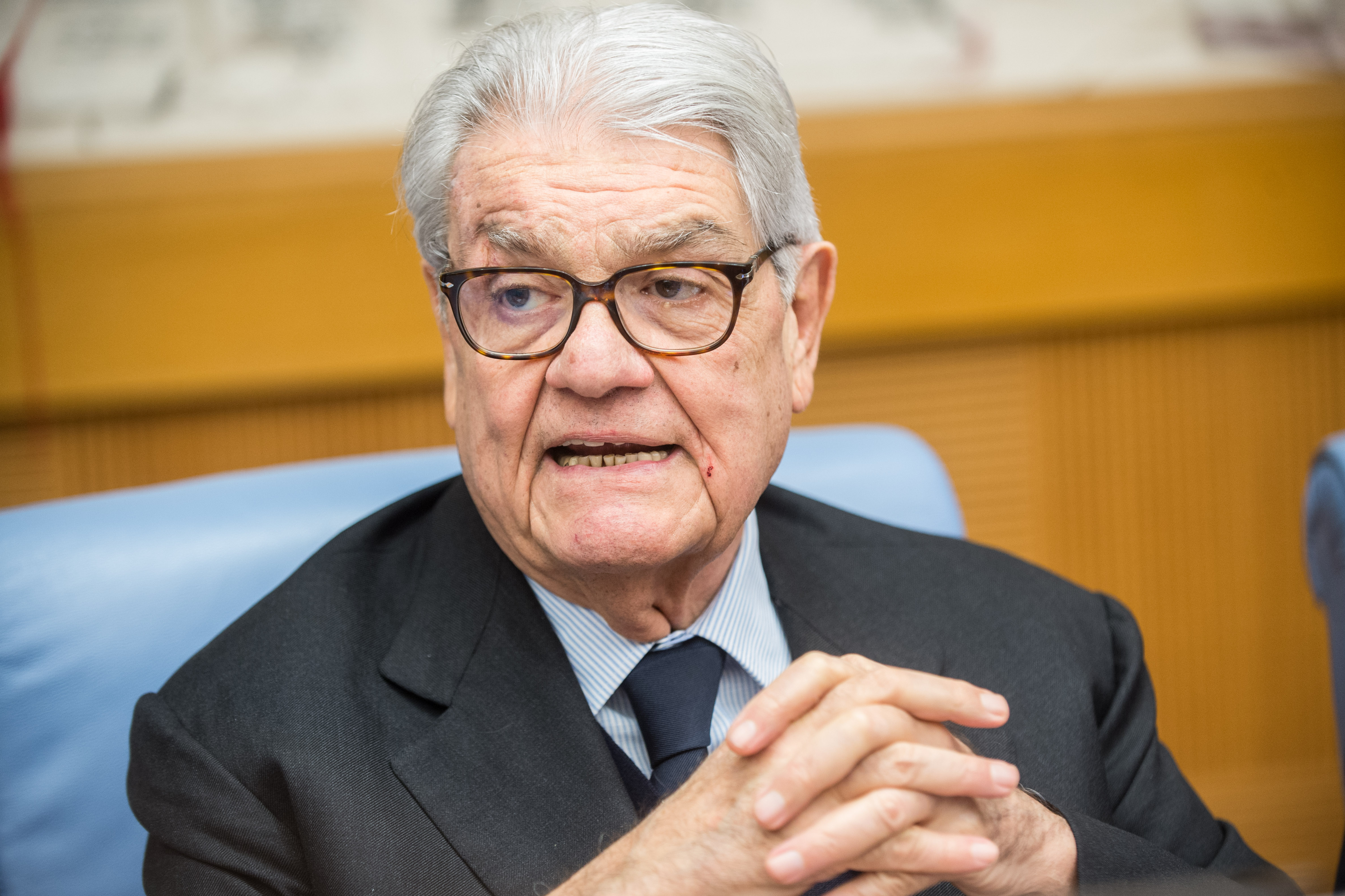 Andiamo al centro disse Lapalisse