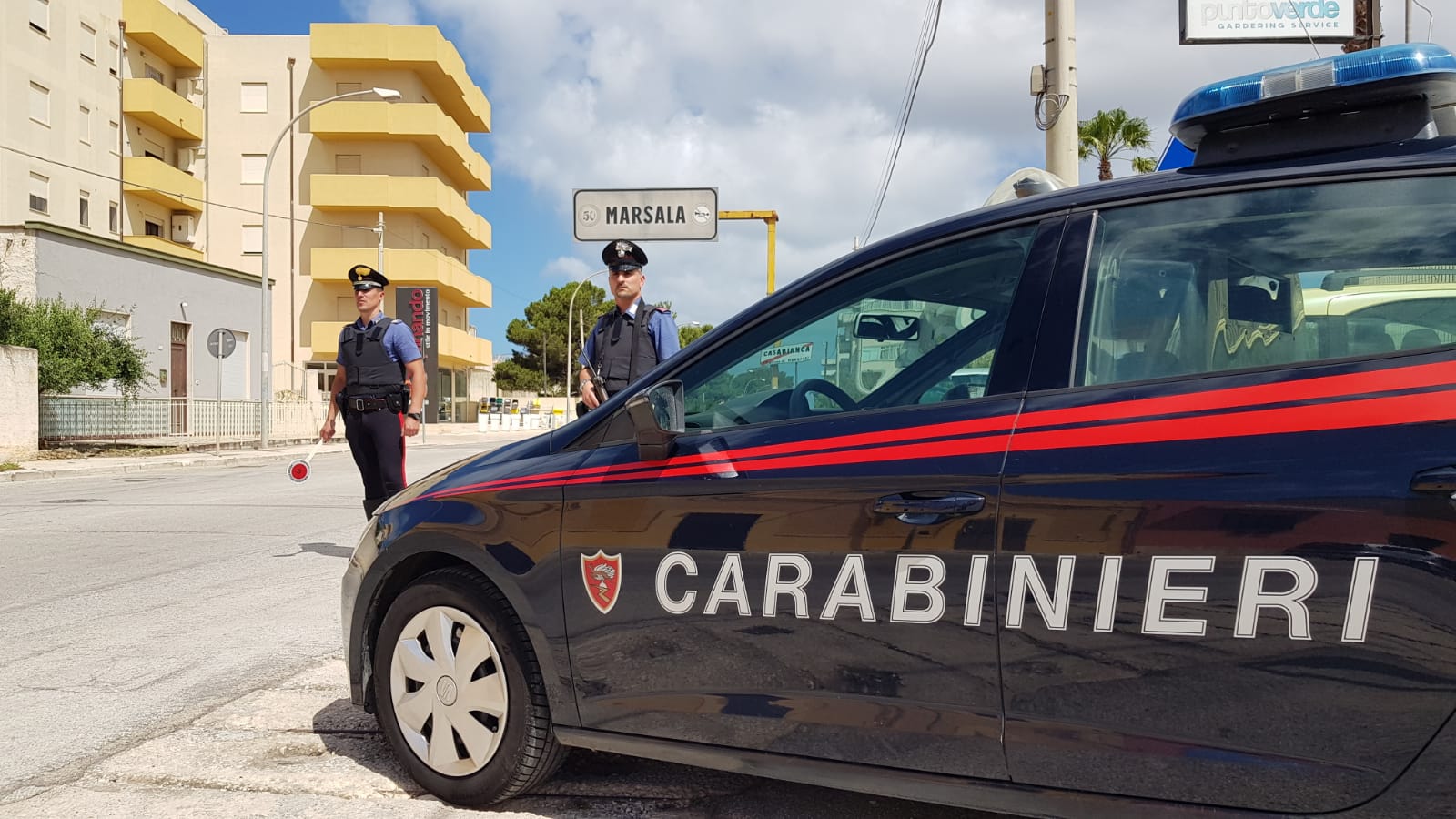 Marsala, ruba auto e va a fare la spesa: inseguito dai carabinieri fugge a piedi