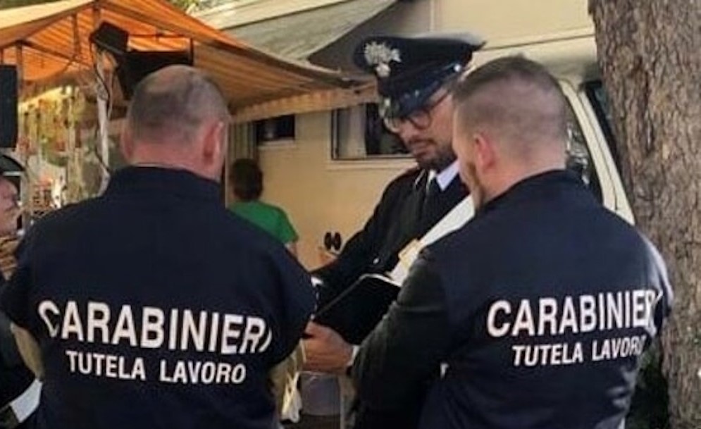 Valderice, 8 lavoratori in nero su 10 in una pizzeria: denunciato titolare