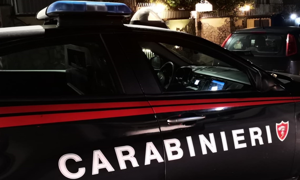 Agguato a colpi di pistola nel Messinese, sedicenne ucciso davanti ad un bar: fermate tre persone