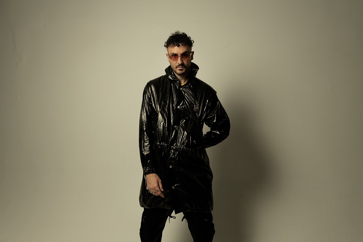 L’Indiegeno Fest, fan pronti ad accogliere Carl Brave: “Spero di fare un gran concerto”