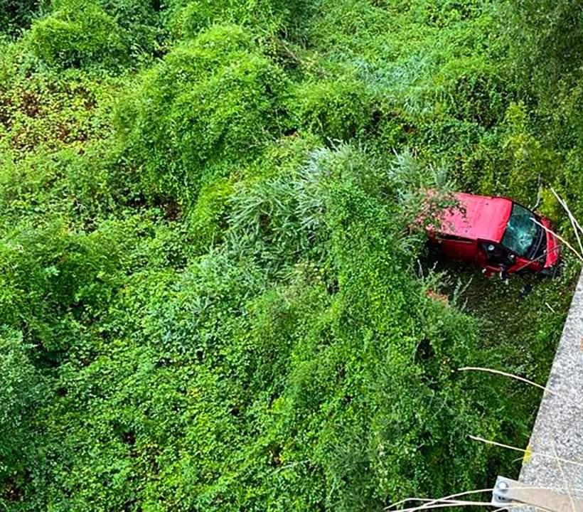 Grave incidente a Chiaramonte Gulfi, operaio forestale cade in un dirupo
