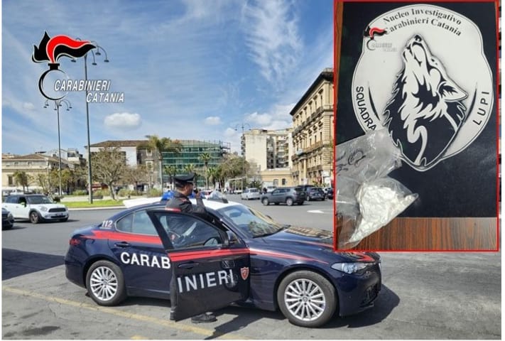 Catania, scoperti con la cocaina in macchina: presi due pusher