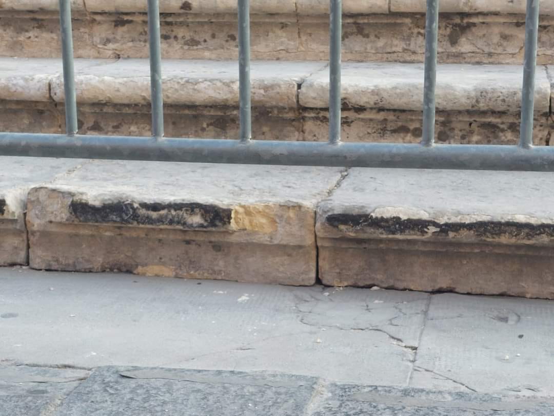 Noto, danneggiata la scalinata della Cattedrale, il parroco: “I concerti allo stadio!” Noto, danneggiata la scalinata della Cattedrale, il parroco: “I concerti allo stadio!”