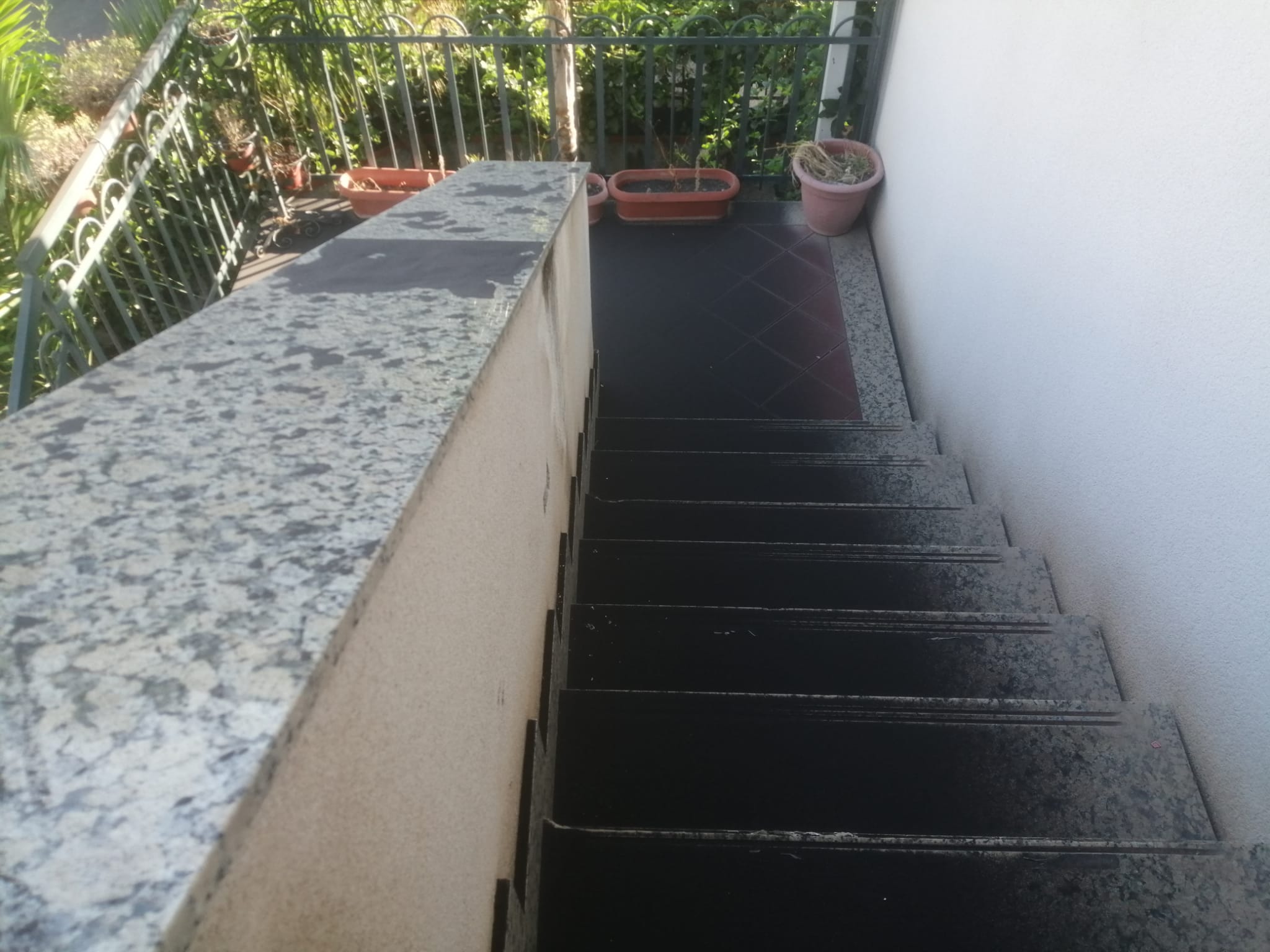 Dalla fontana di lava ai paesi etnei “invasi” dalla cenere, le FOTO da San Pietro Clarenza