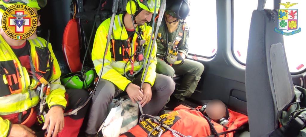 Accusa dolori lancinanti al ventre: soccorsa escursionista a Salina