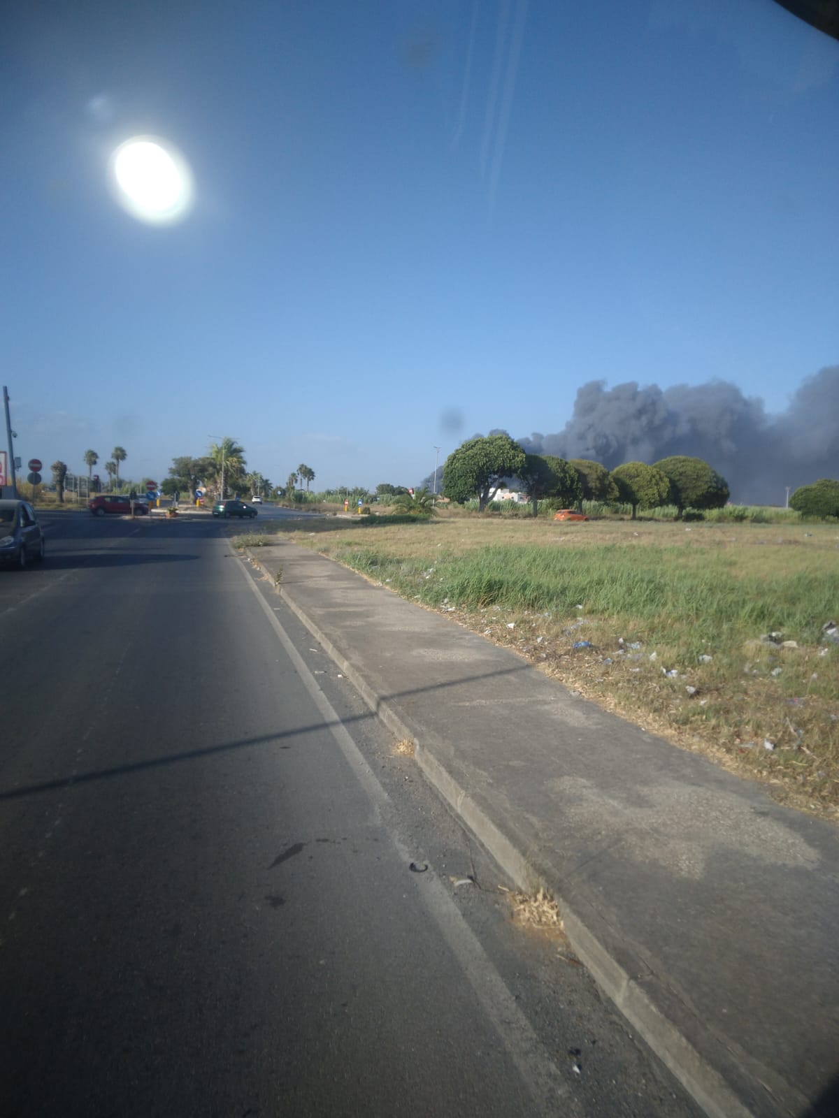 Gela, rogo in un capannone Gela, rogo in un capannone