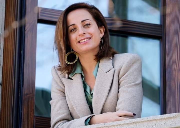 “Questa gran bu****a”, insulti sessisti alla sindaca Maria Terranova: la politica risponde