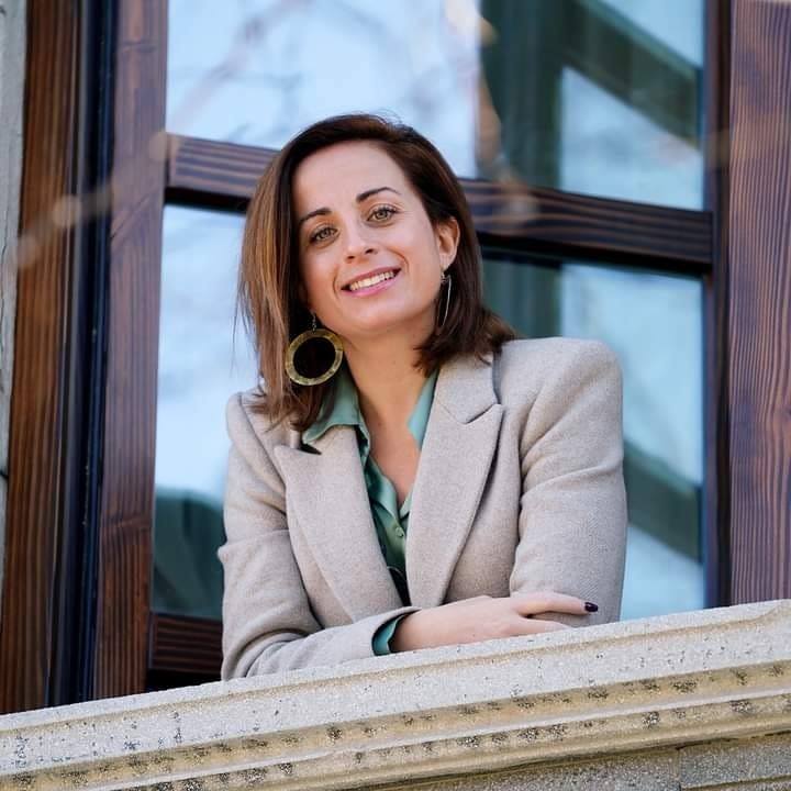 “Questa gran bu****a”, insulti sessisti alla sindaca Maria Terranova: la politica risponde