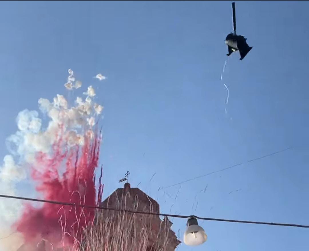 Tragedia nel Catanese: esplode cannone spara coriandoli durante festa patronale, un morto