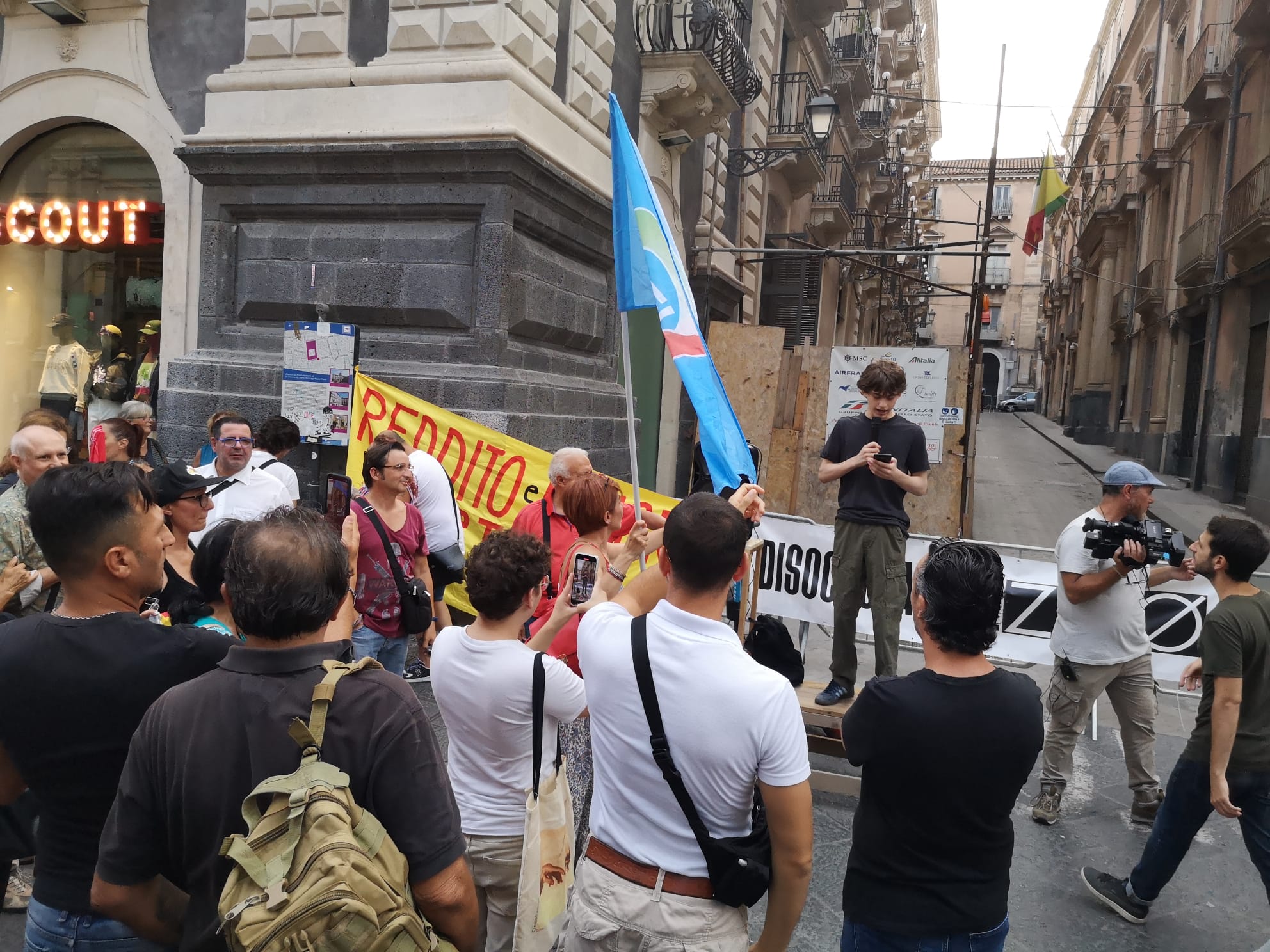 Reddito, a Catania mobilitazione di pochi. “Dove sono tutti gli ex percettori?”