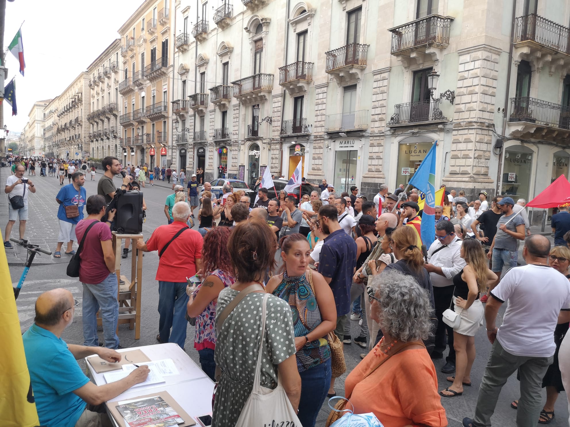 Galleria foto 'Reddito, a Catania mobilitazione di pochi. “Dove sono tutti gli ex percettori?”' - foto 1