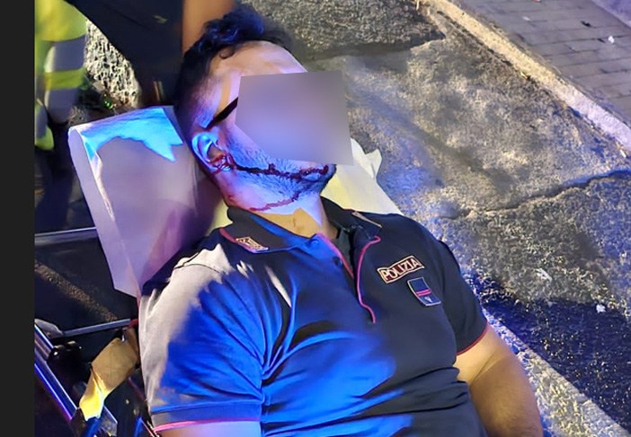 Aggredisce gli agenti della polizia con una bottiglia di vetro a Catania: due i feriti