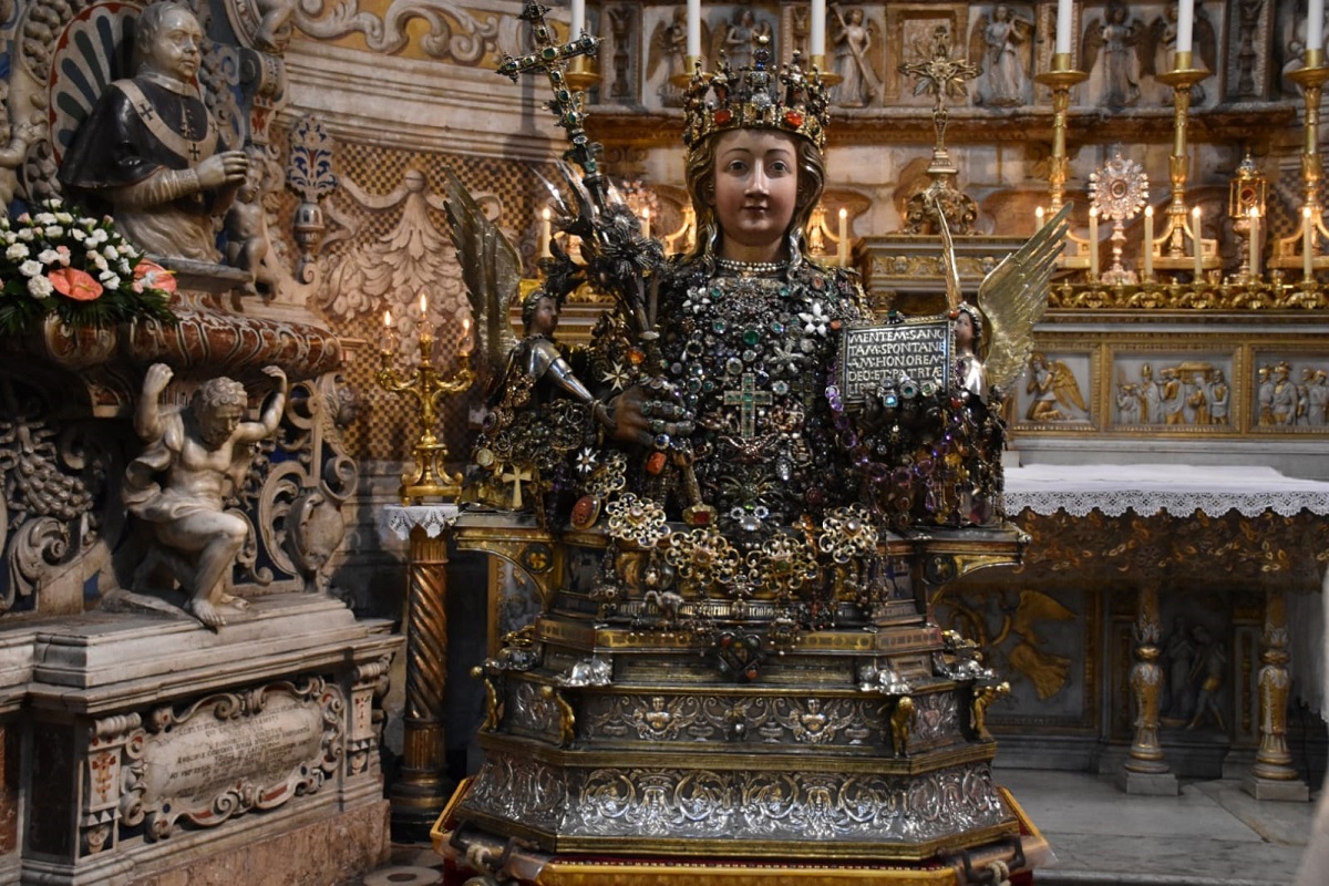 Sant’Agata d’agosto 2023, la processione in Piazza Duomo e il rientro del busto reliquiario – RIVIVI LA DIRETTA